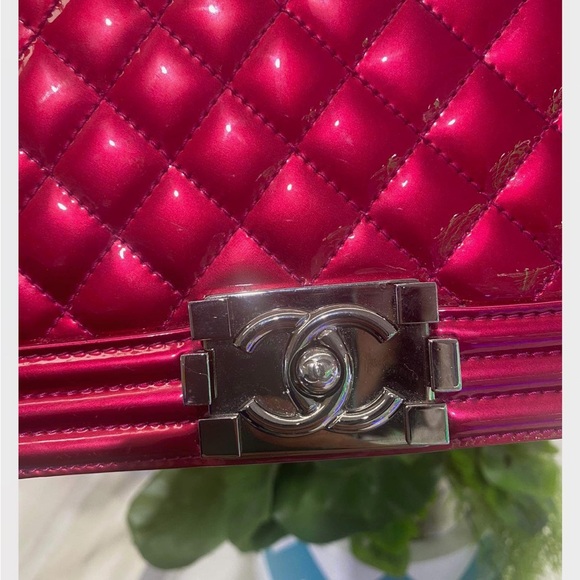 Rare🔥🔥Chanel Metallic Hot Pink Patent Medium Boy Bag - Picture 13 of 16
